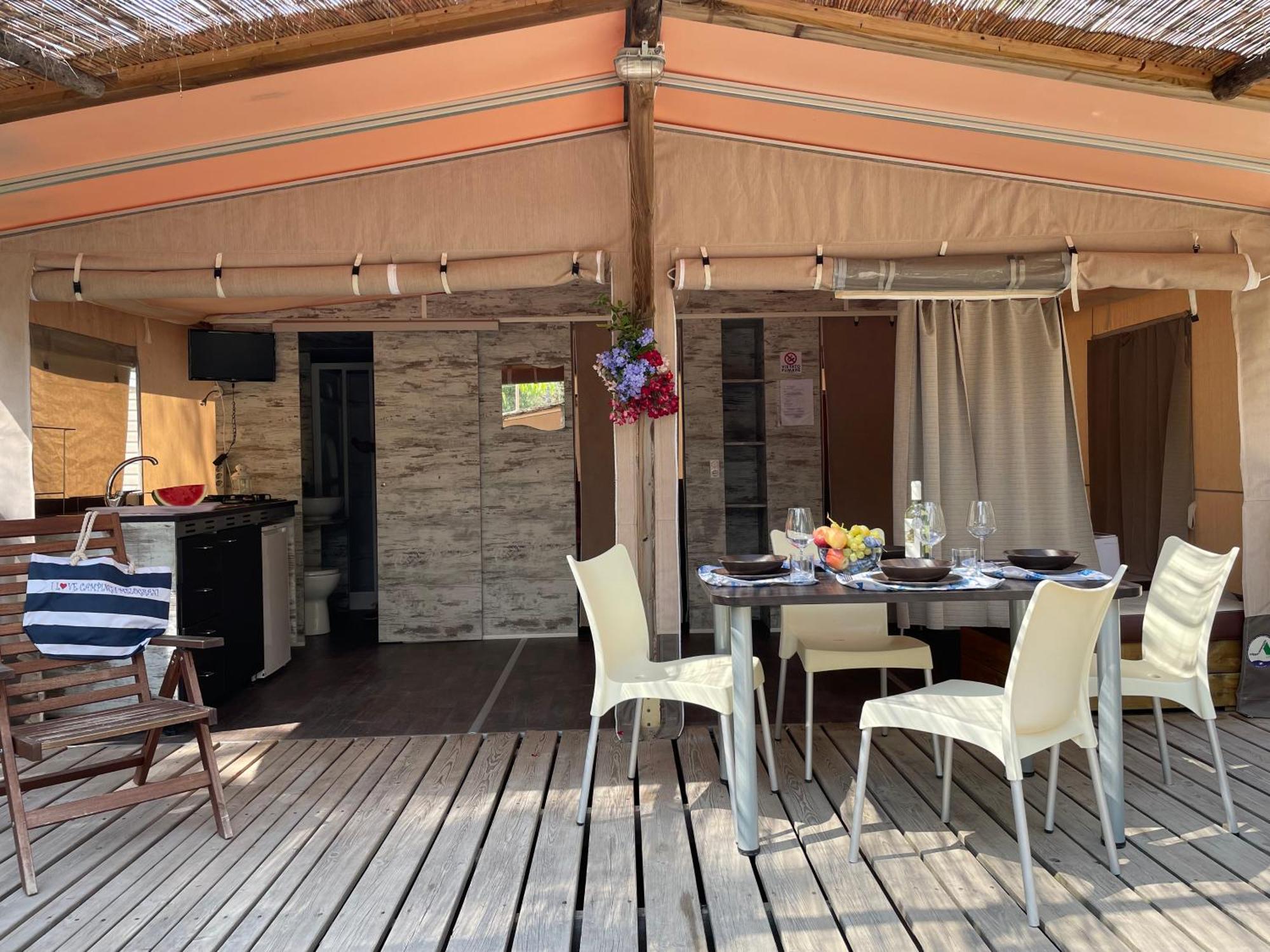 Camping I Melograni Marina Di Bibbona Extérieur photo