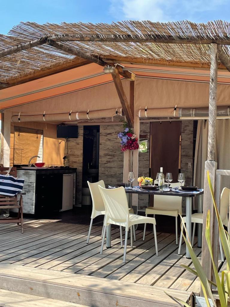 Camping I Melograni Marina Di Bibbona Extérieur photo