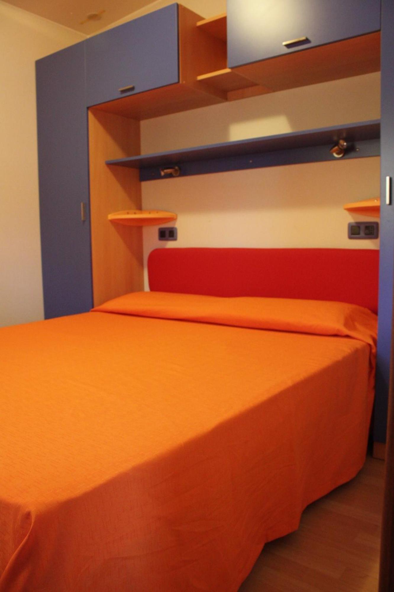 Camping I Melograni Marina Di Bibbona Chambre photo