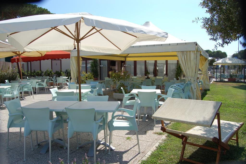 Camping I Melograni Marina Di Bibbona Extérieur photo