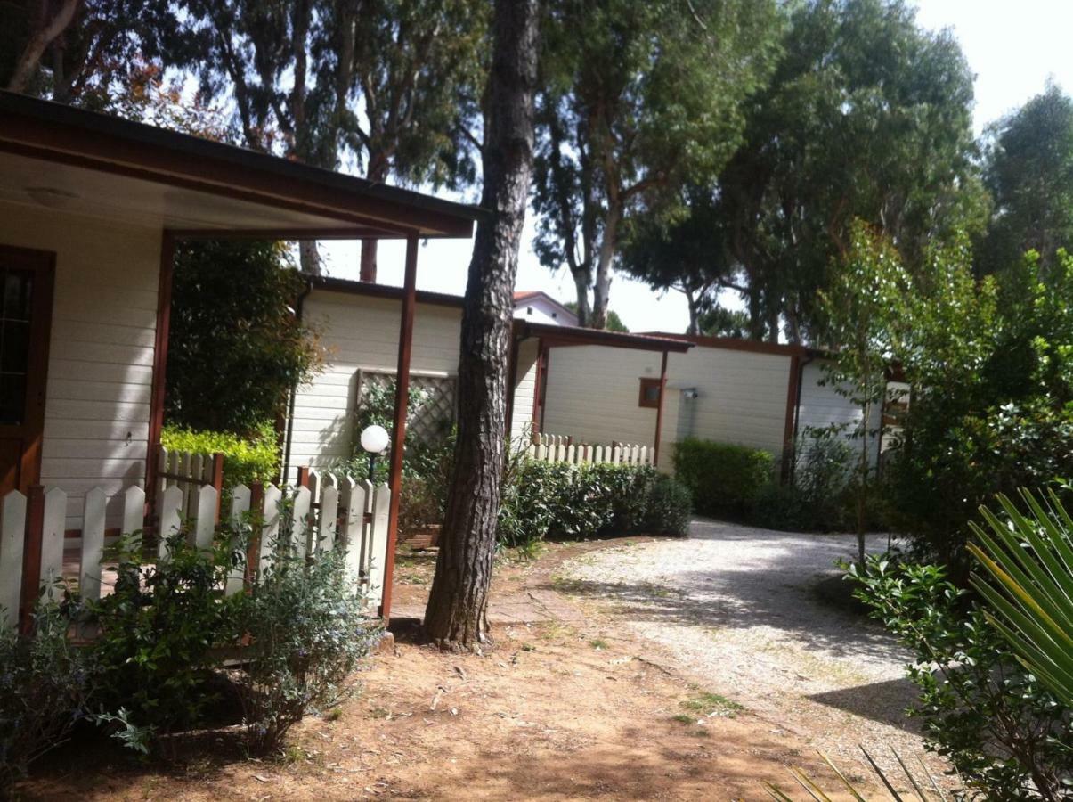 Camping I Melograni Marina Di Bibbona Extérieur photo